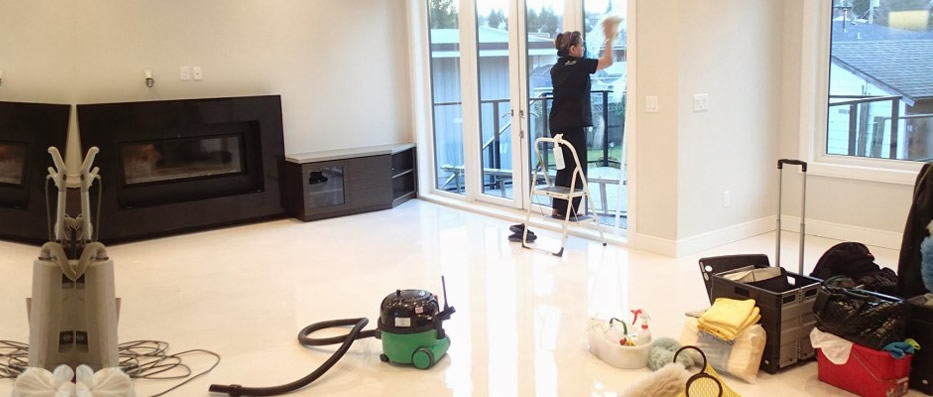 limpieza-despues-de-una-obra-de-reforma-en-una-cocina-en-casa en Buitrago del Lozoya